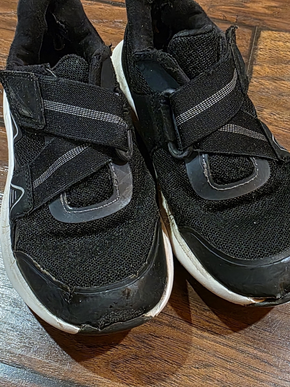 Athletic Works Kids Sneakers Black & White Size 13